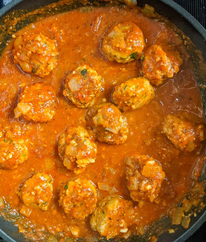 Browned pork meatballs in sauce 