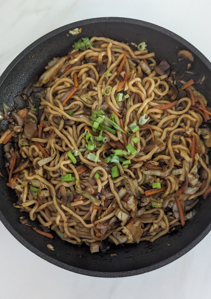 spicy vegetable lo mein noodles 